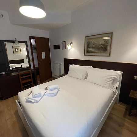 Hotel Gold House Roma Esterno foto