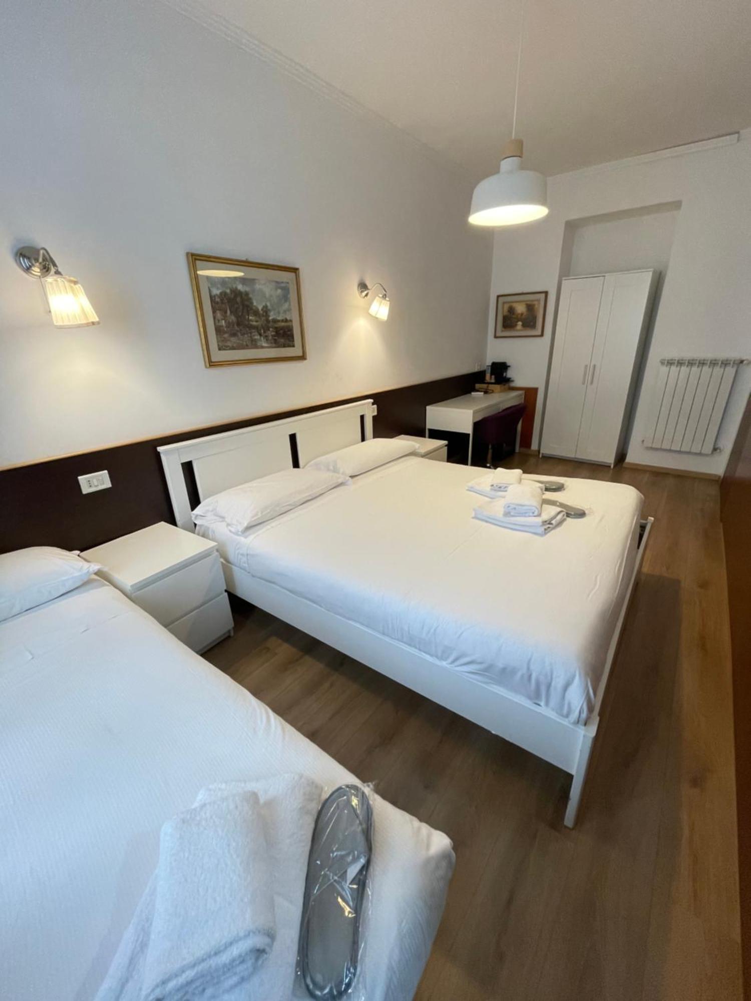 Hotel Gold House Roma Esterno foto