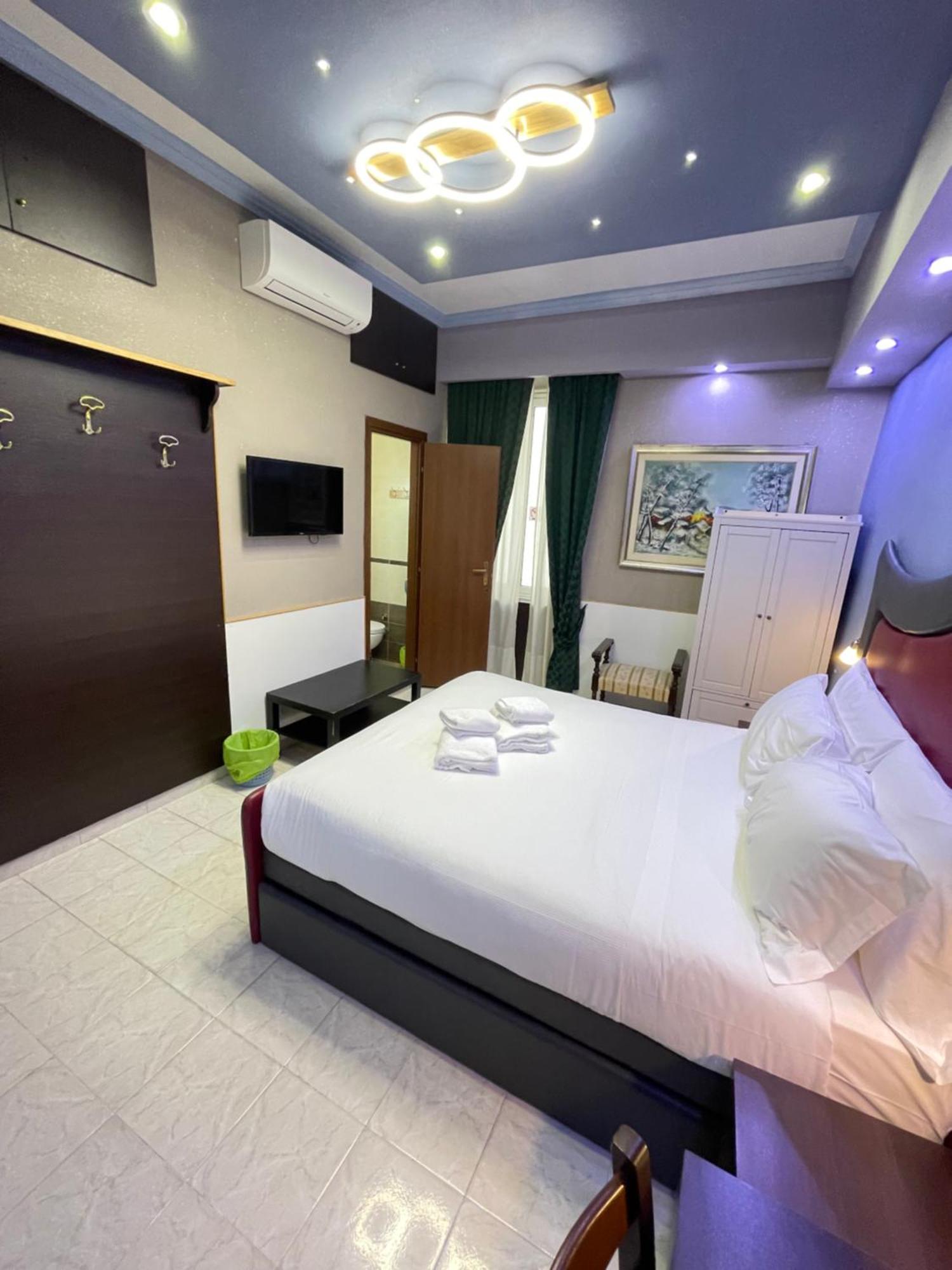 Hotel Gold House Roma Esterno foto