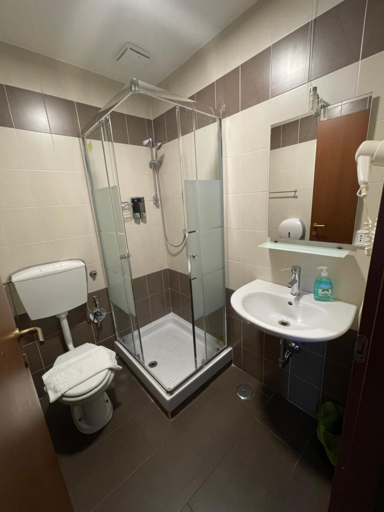 Hotel Gold House Roma Esterno foto