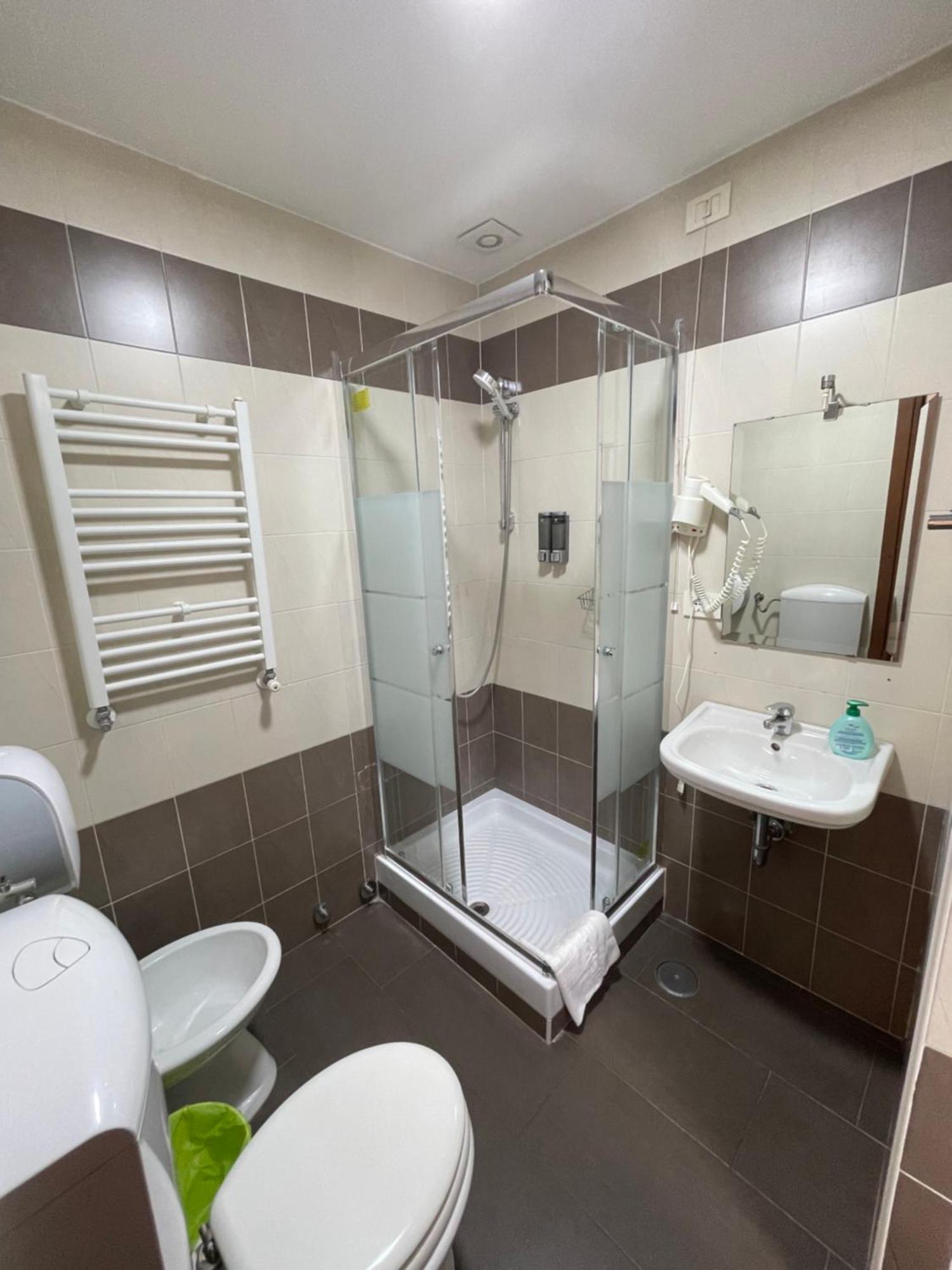 Hotel Gold House Roma Esterno foto