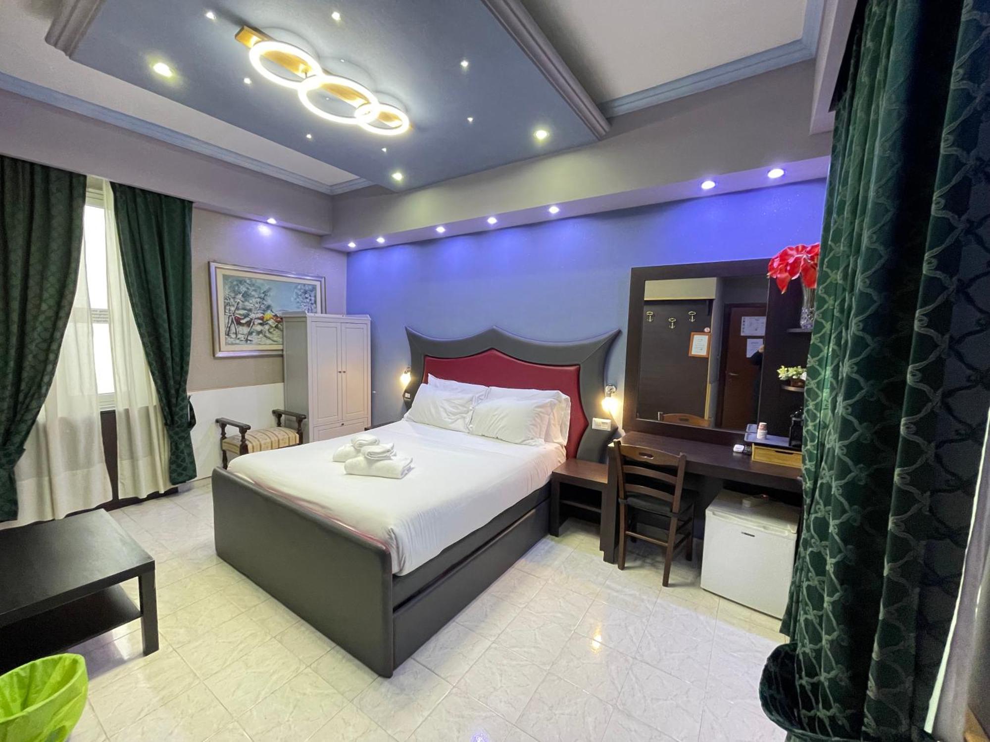 Hotel Gold House Roma Esterno foto